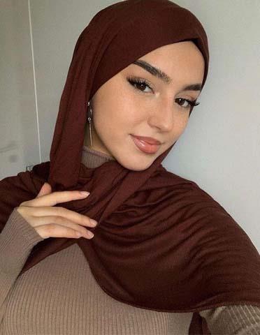  Esra 